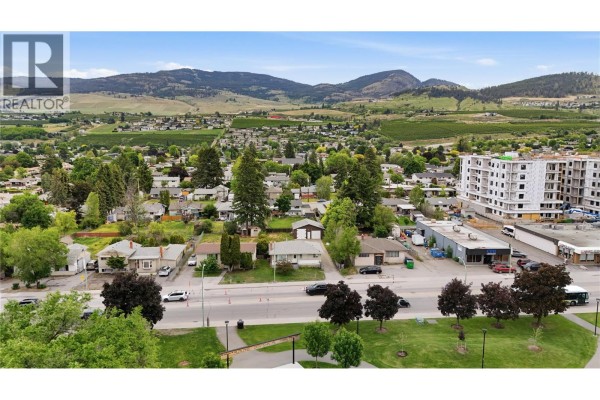 285-295 Rutland Road N, Kelowna, BC, photo 2