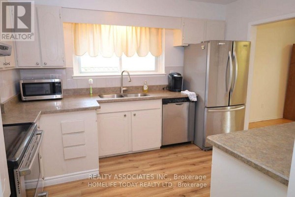 Bedroom 2 - 285 Bartley Bull Parkway, Brampton, ON L6W2L2 Photo 4