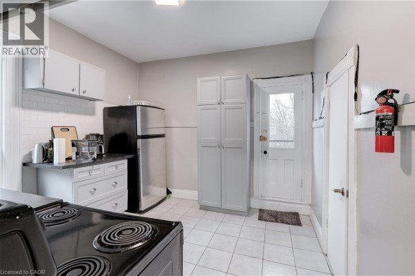 Primary Bedroom - 285 Hess Street S Unit# 2, Hamilton, ON L8P3P6 Photo 4