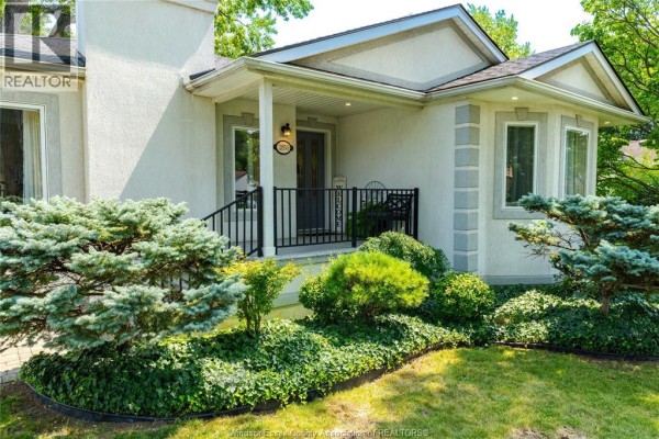 4pc Bathroom - 2850 Academy, Windsor, ON N9E2H1 Photo 4