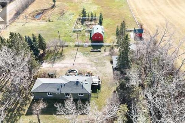 Kitchen - 285225 Range Road 12, Rural Rocky View County, AB T0M0S0 Photo 3