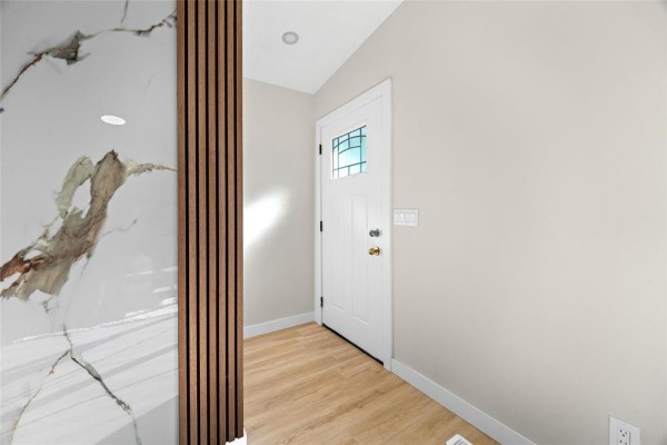 Living room - 286 Barnham Crescent, Winnipeg, MB R2R2T6 Photo 5