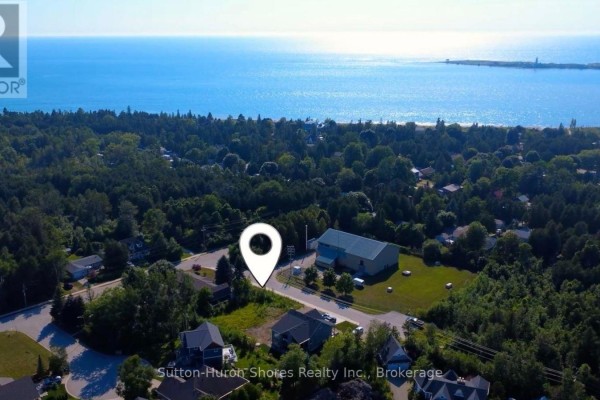 286 Grosvenor Street S, Saugeen Shores, ON, photo 2