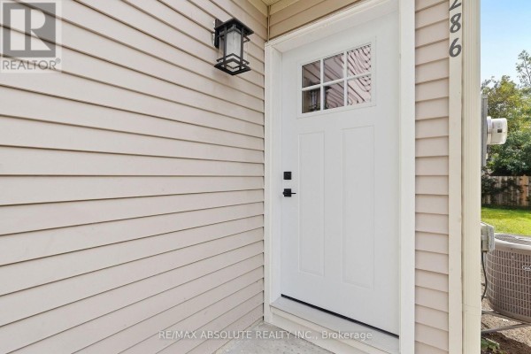 286 Mockingbird Drive, Ottawa, ON K1E2A5 Photo 2