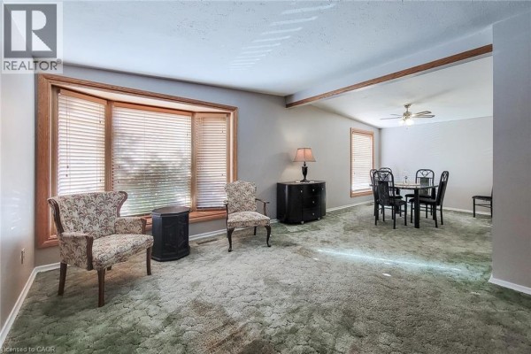 Bedroom - 286 Mohawk Road W, Hamilton, ON L9C1W3 Photo 5