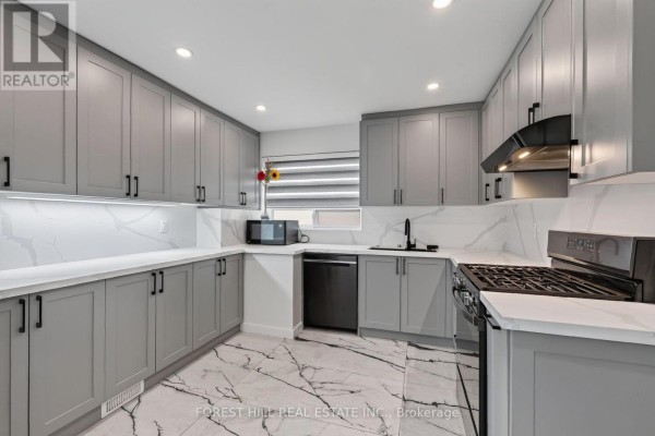 Kitchen - 286 Palmer Avenue, Richmond Hill, ON L4C1P3 Photo 2