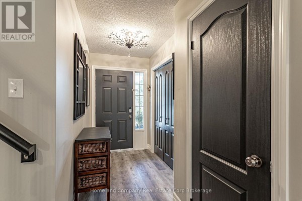 Kitchen - 286 Railway Avenue, Stratford, ON N5A2J4 Photo 5