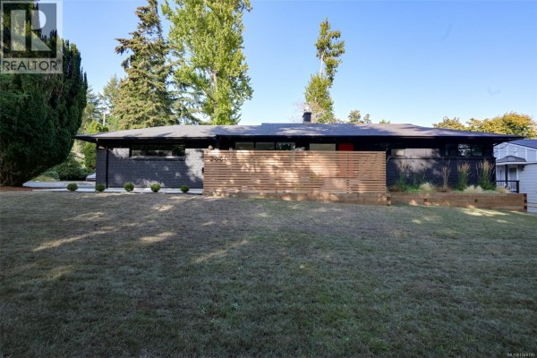 Bedroom - 2860 Tudor Ave, Saanich, BC V8N1L9 Photo 2