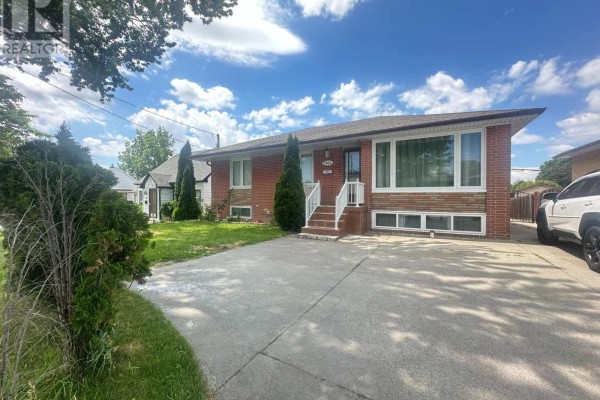 2864 Weston Road, Toronto, ON, photo 2