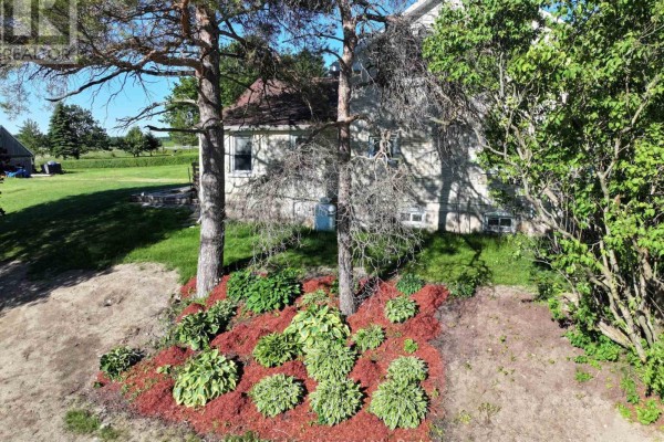 Den - 2866 Hwy 9 Highway, Brockton, ON N0G2V0 Photo 5