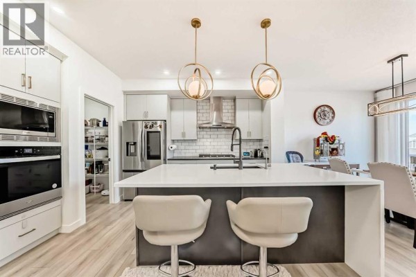 Living room - 287 Amblehurst Way Nw, Calgary, AB T3P2J8 Photo 5