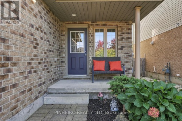 Living room - 2871 Lemieux Walk, London South, ON N6L0A9 Photo 4