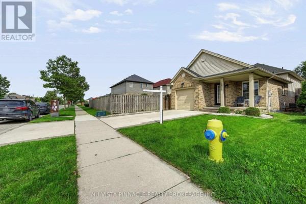 2871 Meadowgate Boulevard, London South, ON, photo 3