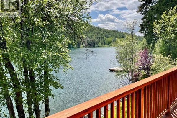 Den - 2872 Jewel Lake Road, Jewel Lake, BC V0H1J0 Photo 4