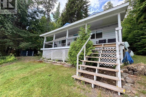 Bedroom 2 - 2878 Squirrel Point Road, Lakelse Lake, BC V8G1R1 Photo 3