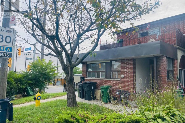 288 Boon Avenue, Toronto, ON M6E4A4 Photo 3