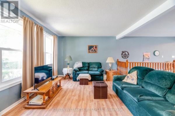 Bedroom 2 - 288 Carrie Street, Strathroy Caradoc, ON N7G3E1 Photo 5