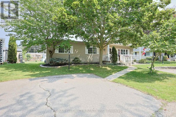 Primary Bedroom - 288 Concord Drive, South Huron, ON N0M1T0 Photo 4