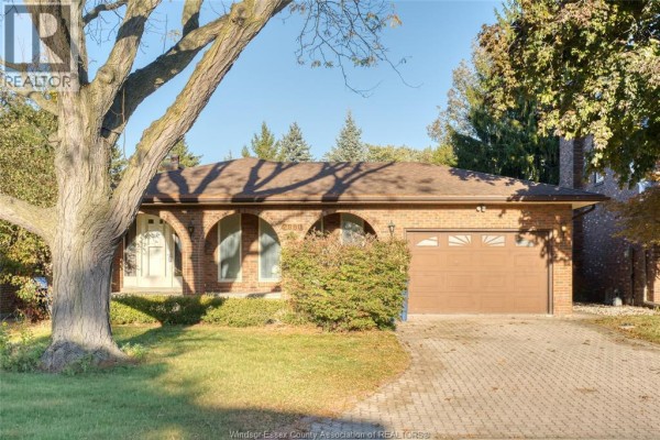 2880 St. Clair Avenue, Windsor