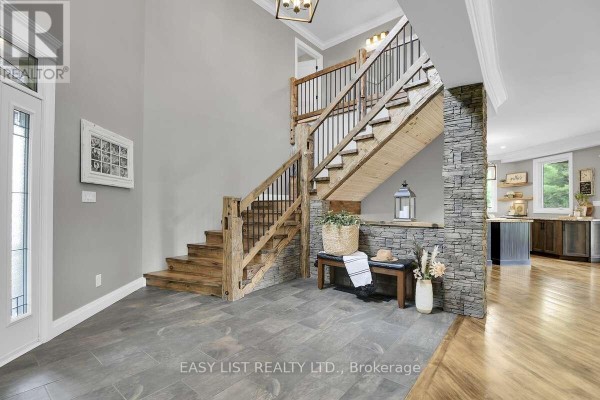 Mud room - 2882 B Line Road, Laurentian Valley, ON K8A6W8 Photo 4