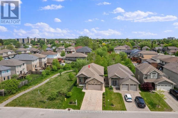 2884 Devon Road, London South, ON, photo 3