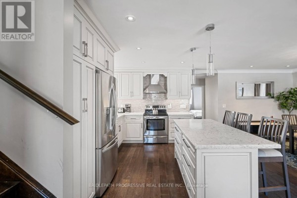 289 Burnett Avenue, Toronto, ON M2N1W2 Photo 2