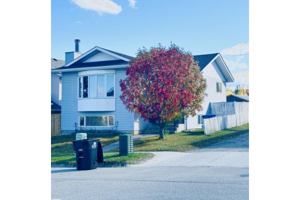 Primary Bedroom - 289 Tocher Av, Hinton, AB T7V1H6 Photo 4