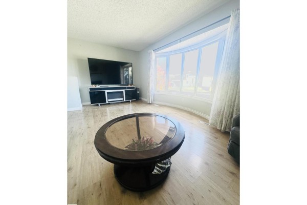 Bedroom 2 - 289 Tocher Av, Hinton, AB T7V1H6 Photo 5