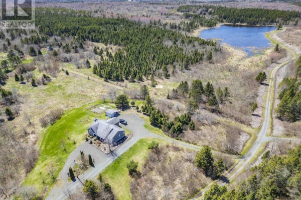 Mud room - 2897 Highway#7, Ashdale, NS B2G2L3 Photo 2