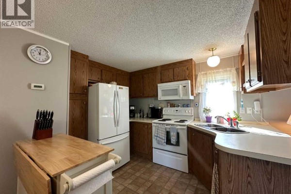 Bedroom - 29, 6205 54 Street, Ponoka, AB T4J1M5 Photo 4