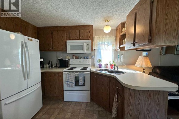 Bedroom - 29, 6205 54 Street, Ponoka, AB T4J1M5 Photo 5