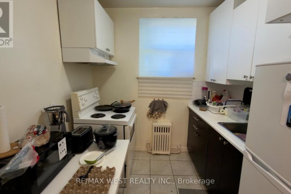 29 - 10 Crown Hill Place, Toronto, ON M8Y4C6 Photo 4