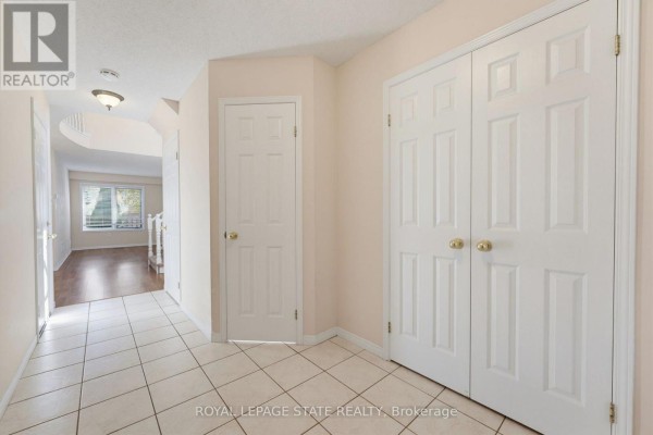 Bathroom - 29 - 1276 Silvan Forest Drive, Burlington, ON L7M4V8 Photo 4