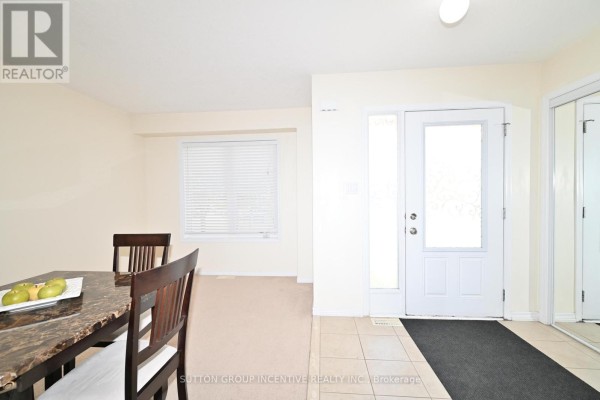 Bedroom 2 - 29 - 90 Sovereign's Gate, Barrie, ON L4N0Y9 Photo 3
