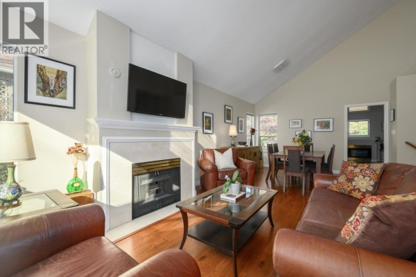 29 4055 Indian River Drive, North Vancouver, BC V7G2R7 Photo 4