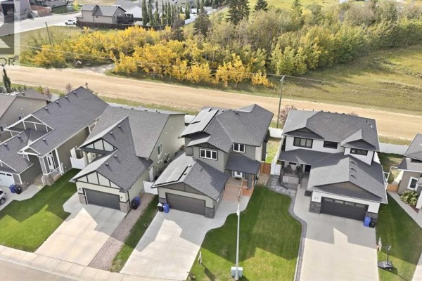 Living room - 29 Alderwood Close, Blackfalds, AB T4M0L9 Photo 5