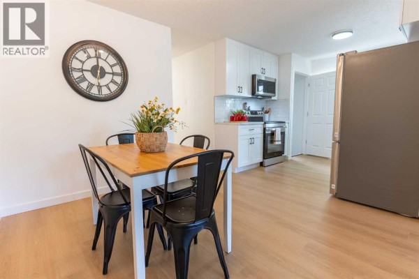 29 Anquetel Street, Red Deer, AB, photo 3