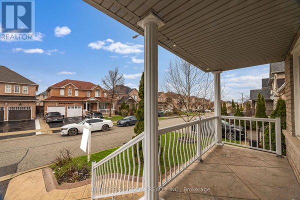 29 Beachpoint Boulevard, Brampton, ON L7A2T7 Photo 5