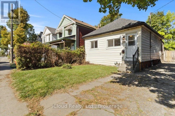 29 Biggar Avenue, Hamilton, ON L8L3Z3 Photo 2