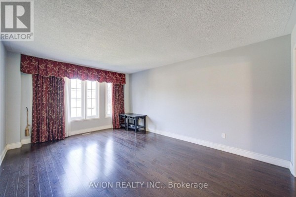Family room - 29 Charrington Crescent, Markham, ON L3R0R2 Photo 5