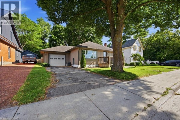 Kitchen - 29 Concession Street E, Tillsonburg, ON N4G1N9 Photo 3