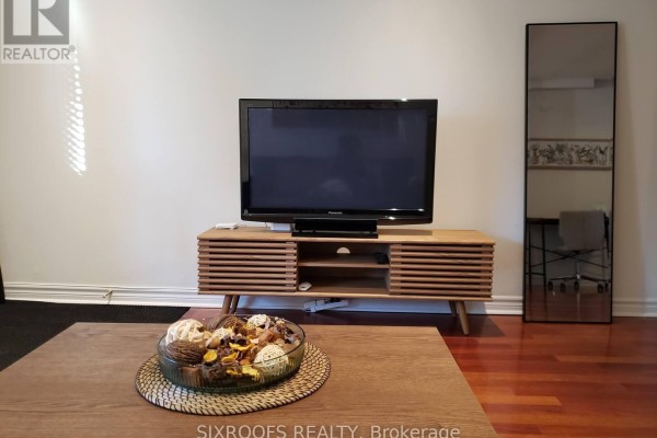 29 Dunkirk Road, Toronto, ON M4C2M1 Photo 2