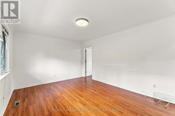 Bedroom - 29 Glengarry Road, St  Catharines, ON L2T2T9 Photo 5