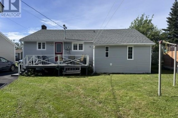 Bath (# pieces 1-6) - 29 Hawker Crescent, Gander, NL  Photo 5