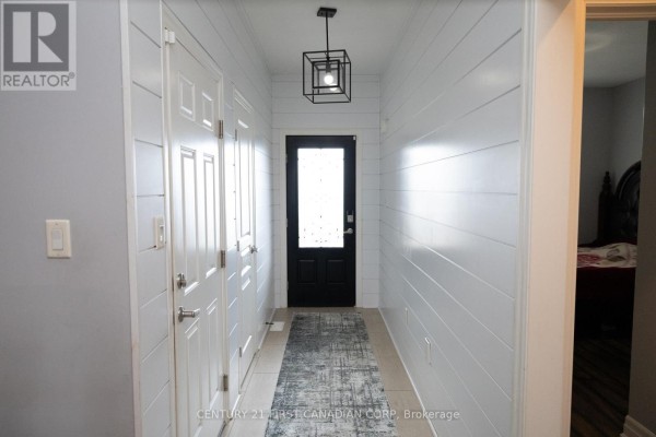 29 Hedges Court, St  Thomas, ON, photo 3