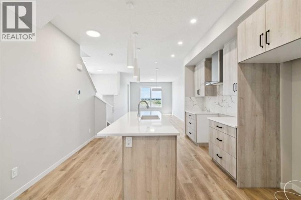 4pc Bathroom - 29 Hotchkiss Road Se, Calgary, AB T3S0T8 Photo 5