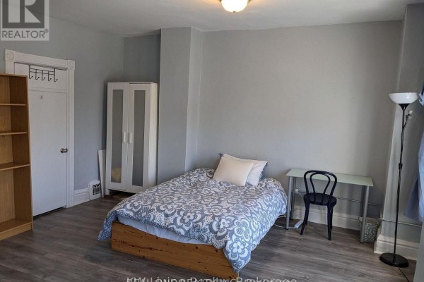 29 Kensington Avenue, Toronto, ON M5T2J8 Photo 5