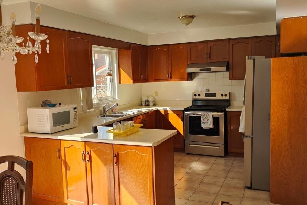 Eating area - 29 Kingsplate Crescent, Toronto, ON M9W6X5 Photo 4