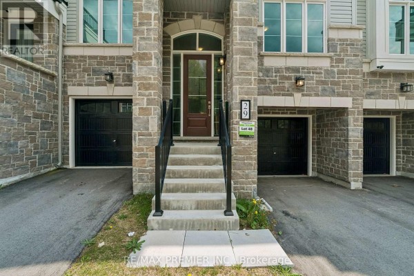 Kitchen - 29 Lyall Stokes Circle, East Gwillimbury, ON L0G1M0 Photo 4