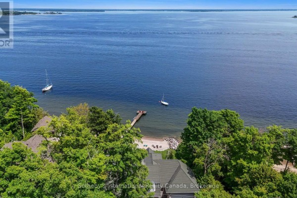 Living room - 29 Mcarthur Drive, Penetanguishene, ON L9M1X3 Photo 5